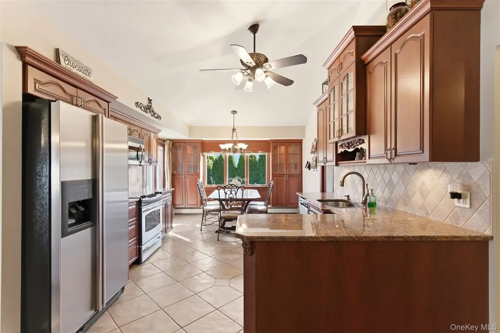 15 Leeward Lane Commack NY 11725