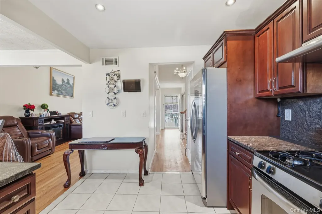 103 Midland Terrace Yonkers NY 10704