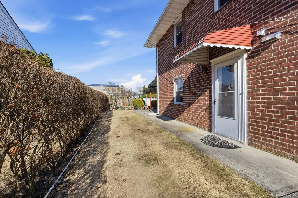 103 Midland Terrace Yonkers NY 10704