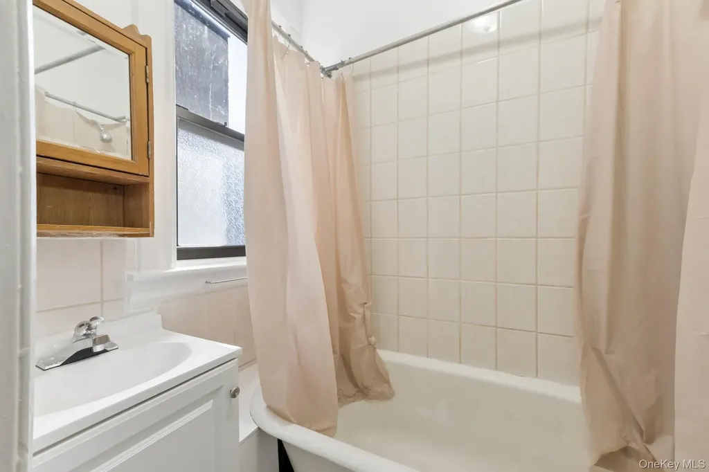 1811 Centre Street Ridgewood NY 11385