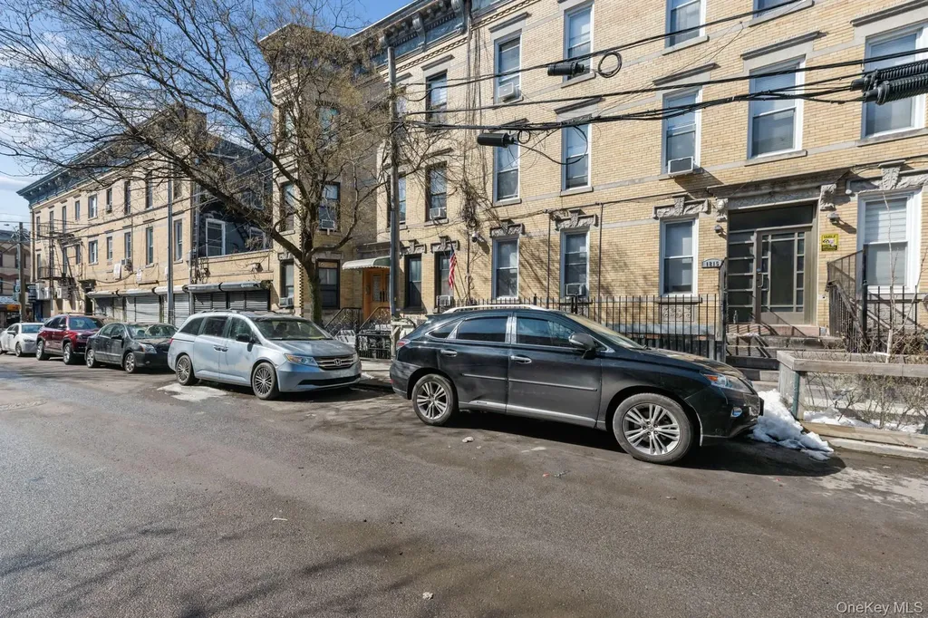 1811 Centre Street Ridgewood NY 11385