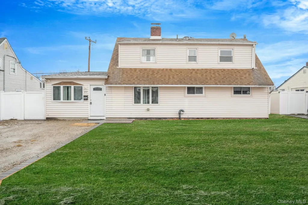 27 Mallard Road Levittown NY 11756