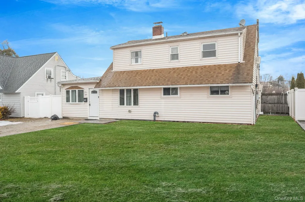 27 Mallard Road Levittown NY 11756