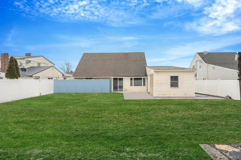 27 Mallard Road Levittown NY 11756