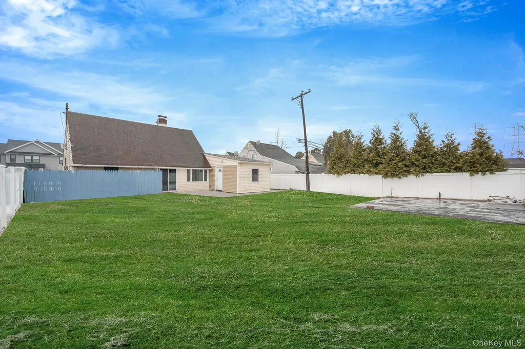 27 Mallard Road Levittown NY 11756