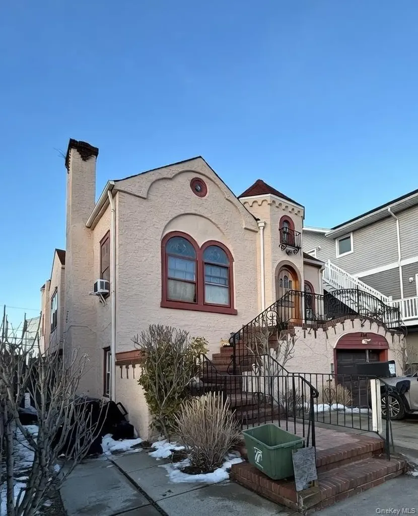329 E Chester Street Long Beach NY 11561