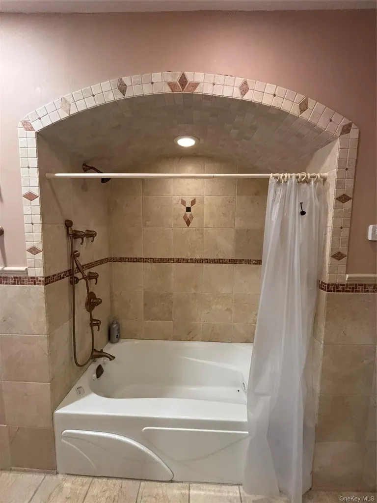 329 E Chester Street Long Beach NY 11561
