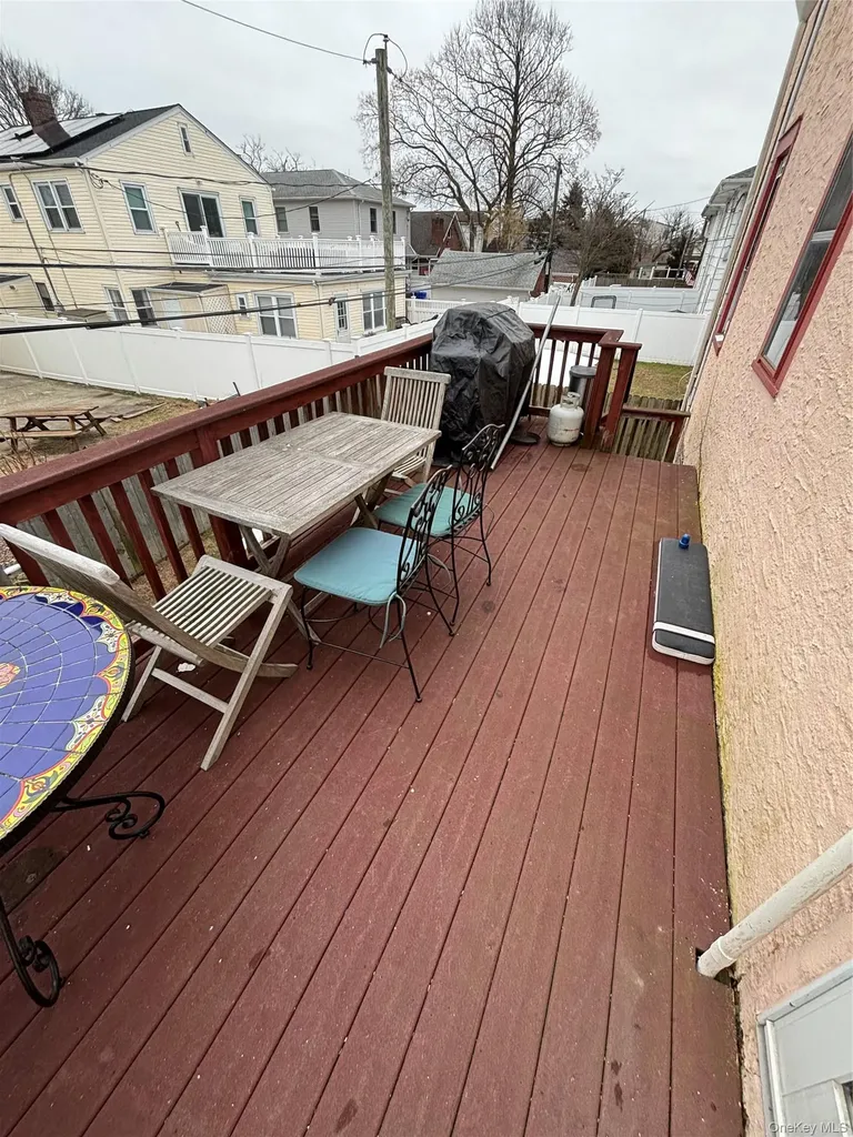 329 E Chester Street Long Beach NY 11561