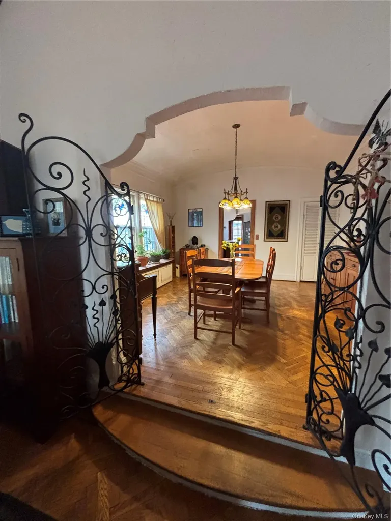 329 E Chester Street Long Beach NY 11561
