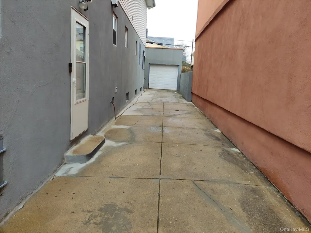 872 E 48th Street Brooklyn NY 11203