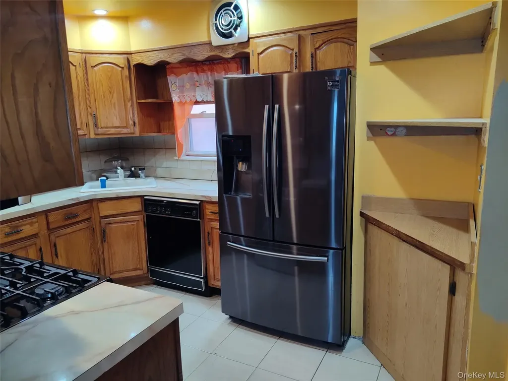 872 E 48th Street Brooklyn NY 11203
