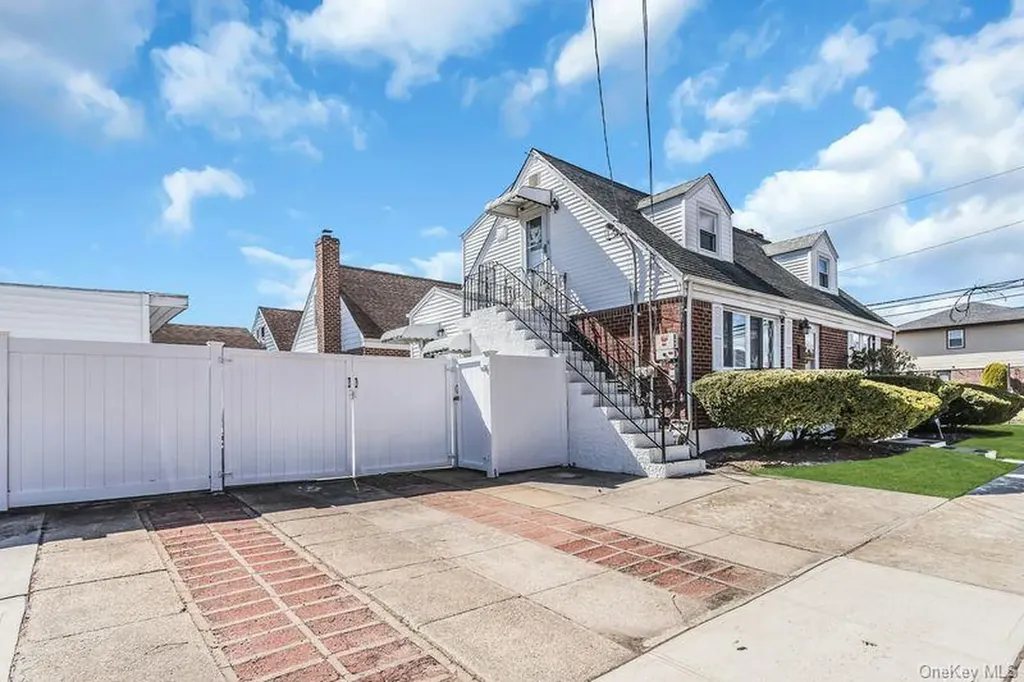 62 Ash Street Valley Stream NY 11580