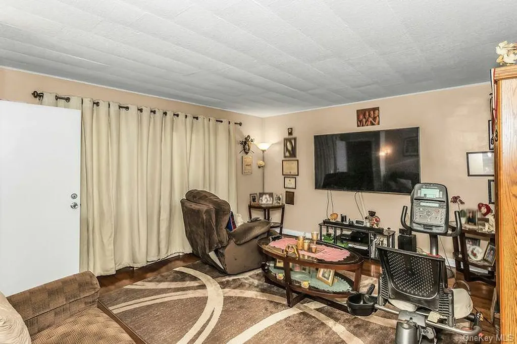 62 Ash Street Valley Stream NY 11580