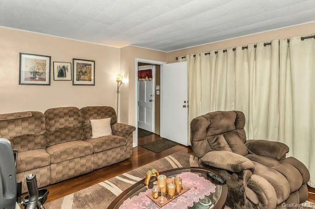 62 Ash Street Valley Stream NY 11580