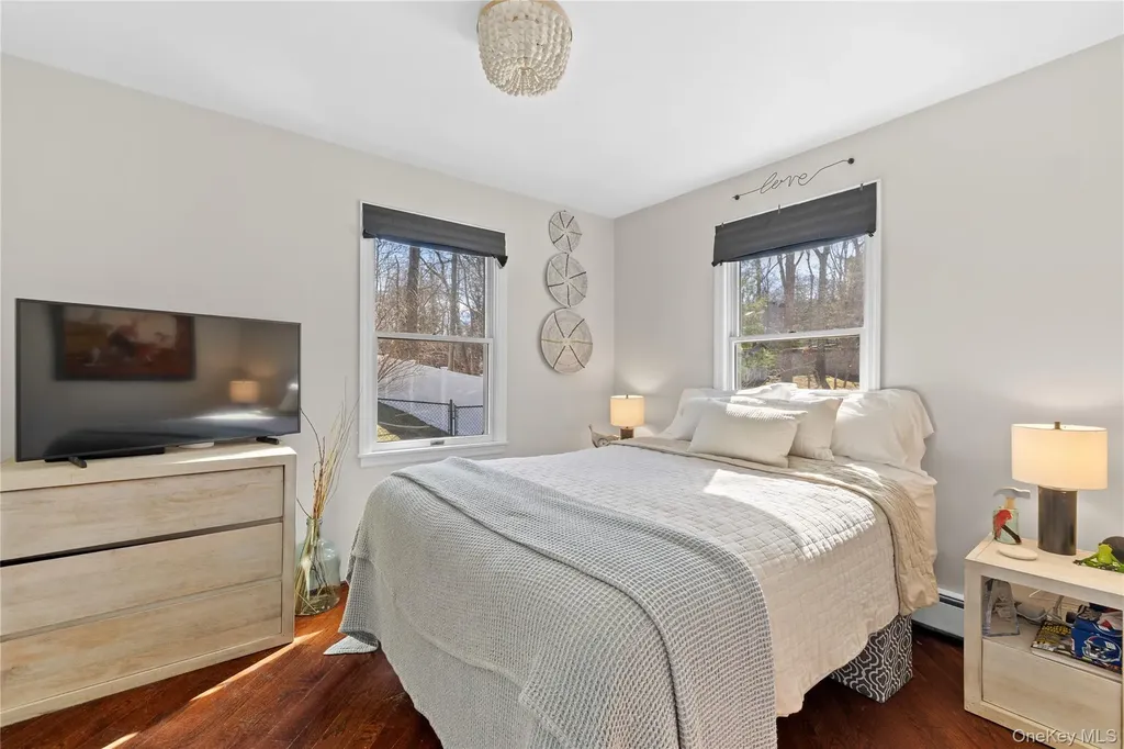 11 6th Street Wading River NY 11792
