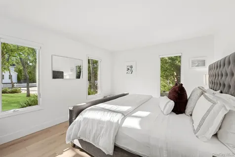 5 Cowhill Lane Wainscott NY 11975