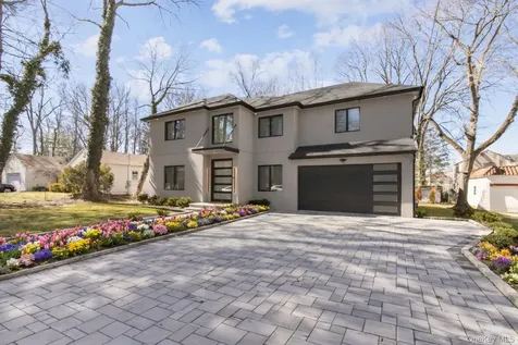 1 Bentley Road Great Neck NY 11023