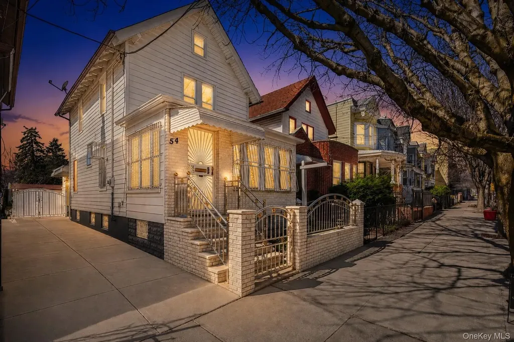 54 Chestnut Street Brooklyn NY 11208