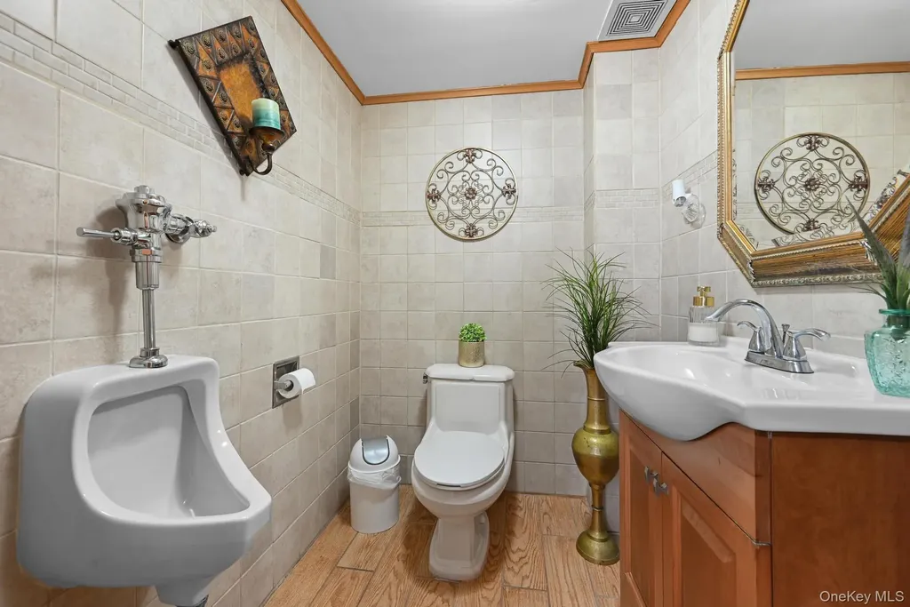 54 Chestnut Street Brooklyn NY 11208