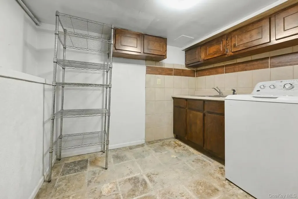 54 Chestnut Street Brooklyn NY 11208