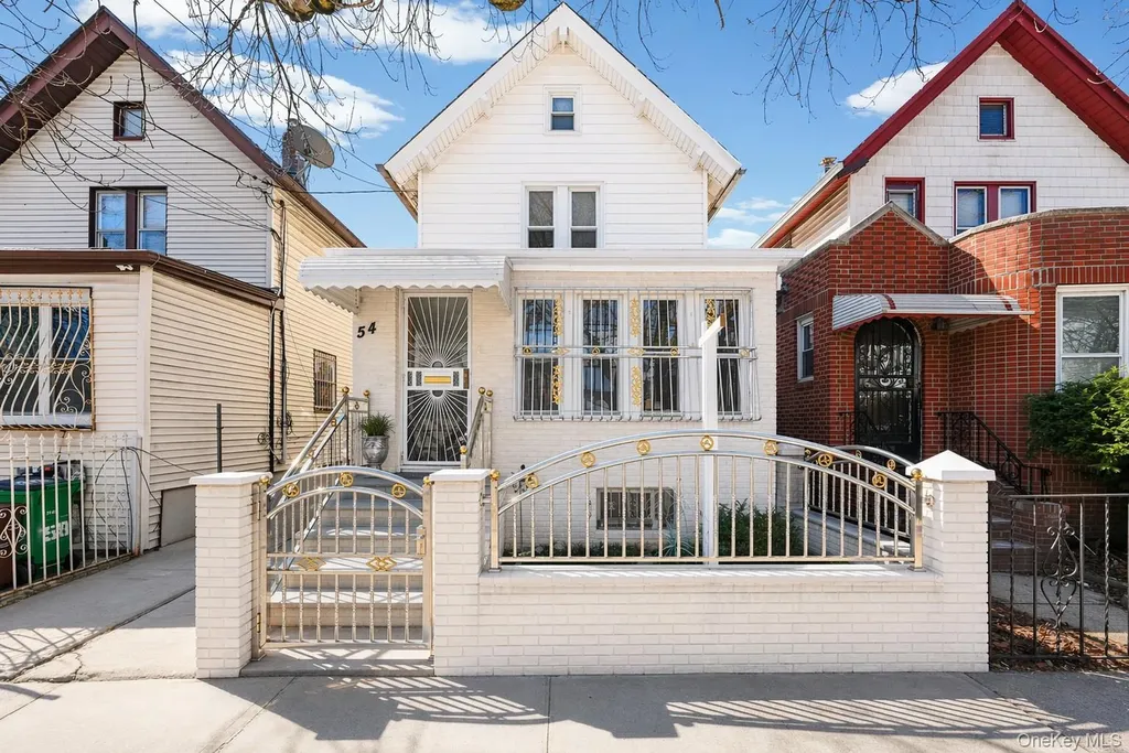54 Chestnut Street Brooklyn NY 11208