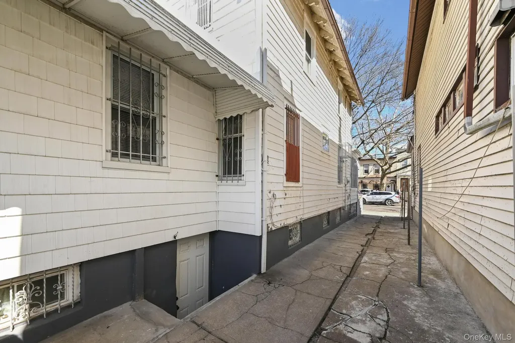 54 Chestnut Street Brooklyn NY 11208
