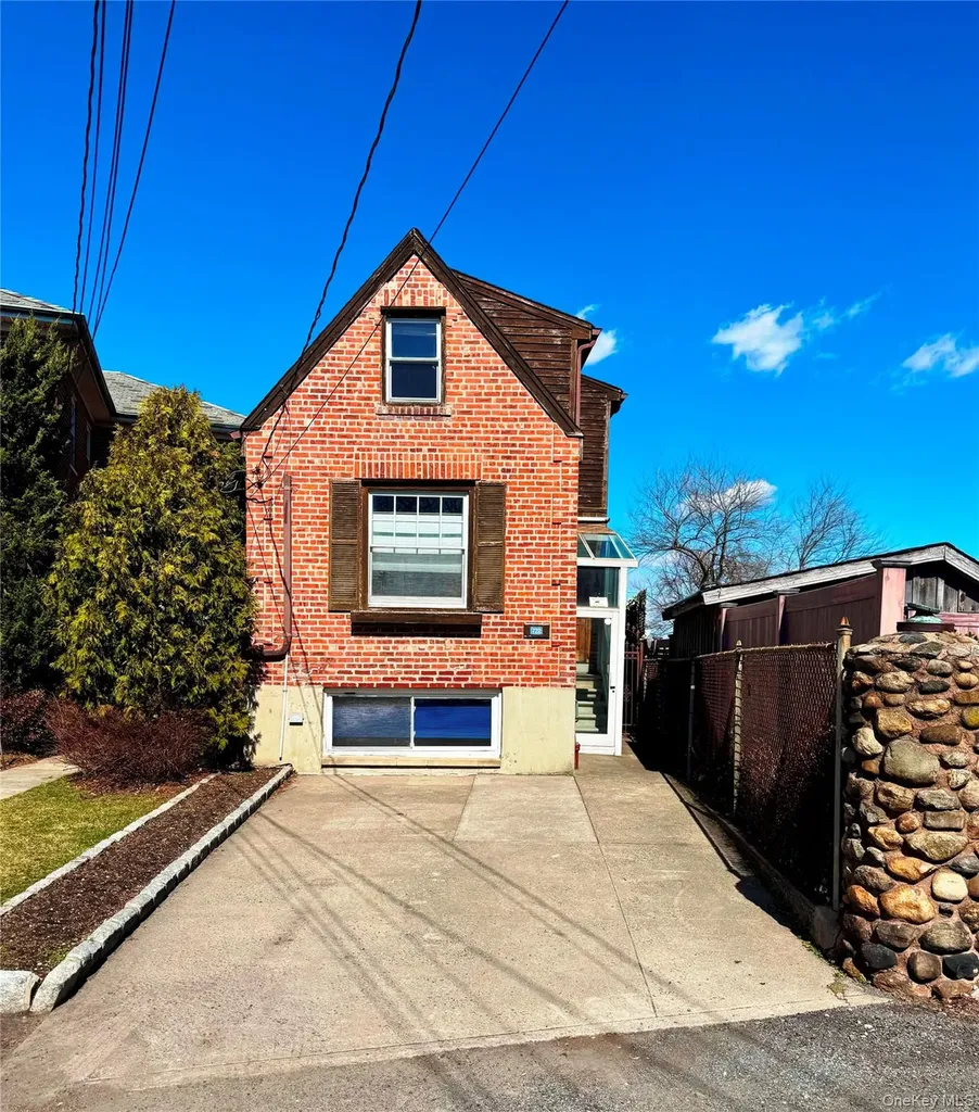 722 King Avenue Bronx NY 10464