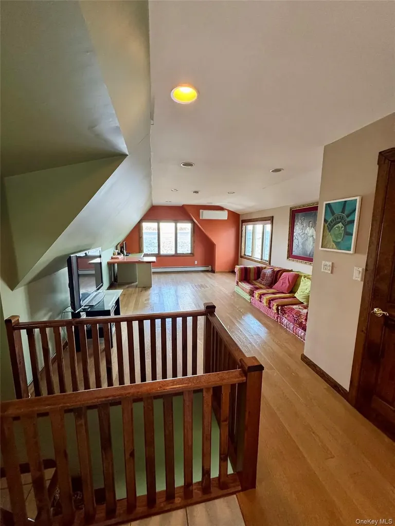 722 King Avenue Bronx NY 10464