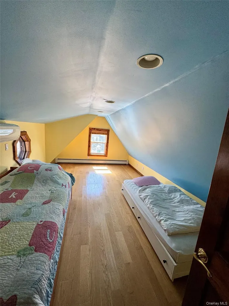 722 King Avenue Bronx NY 10464