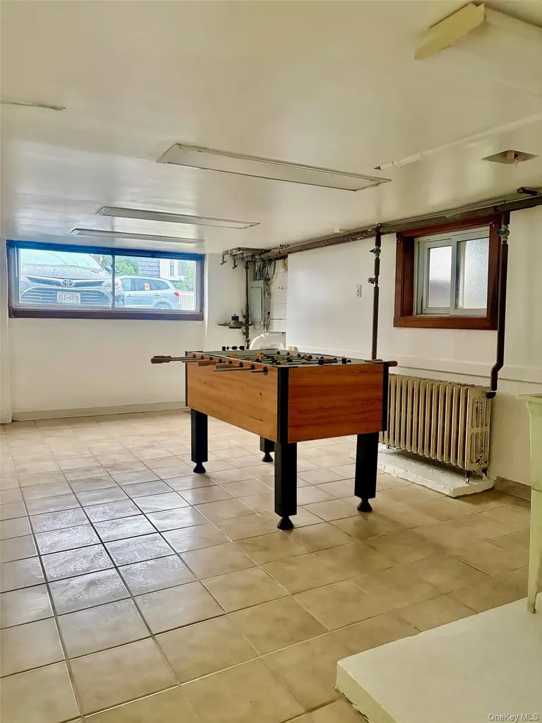 722 King Avenue Bronx NY 10464
