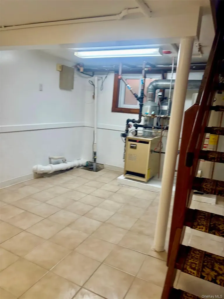 722 King Avenue Bronx NY 10464