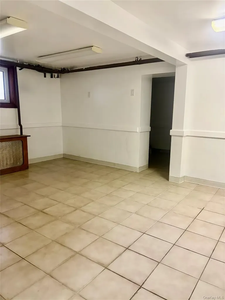 722 King Avenue Bronx NY 10464