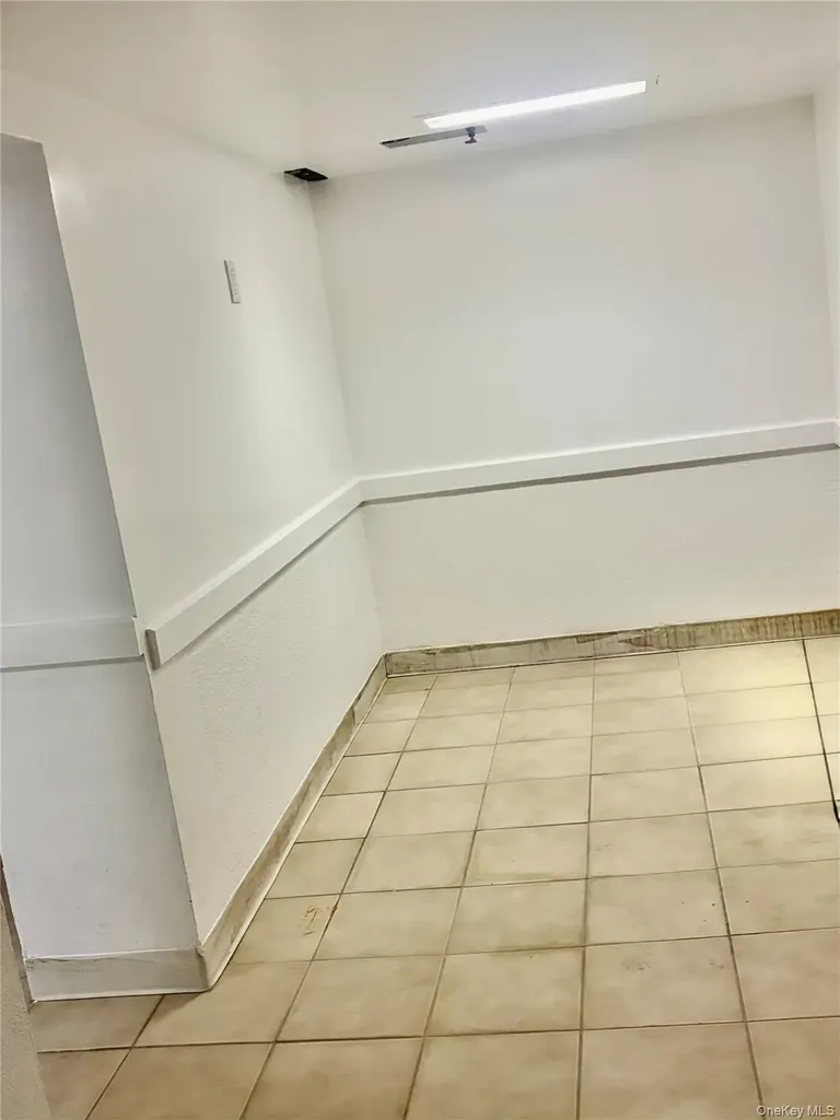 722 King Avenue Bronx NY 10464