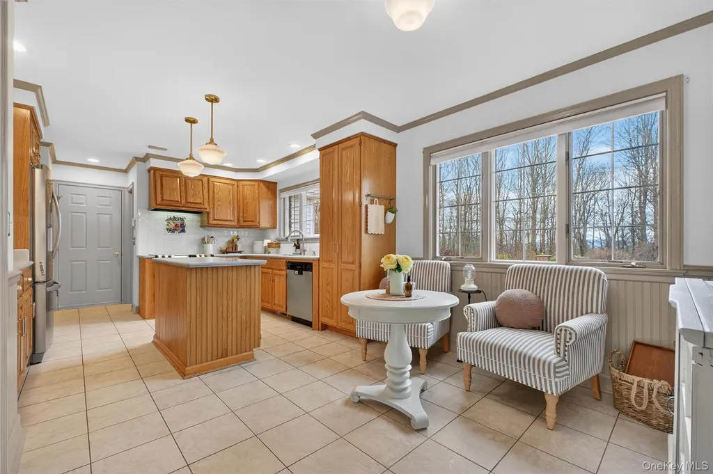 58 Dutchess Hill Road Poughkeepsie NY 12601