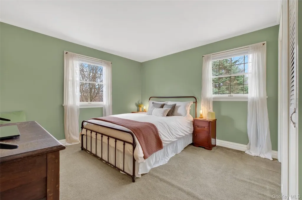 58 Dutchess Hill Road Poughkeepsie NY 12601