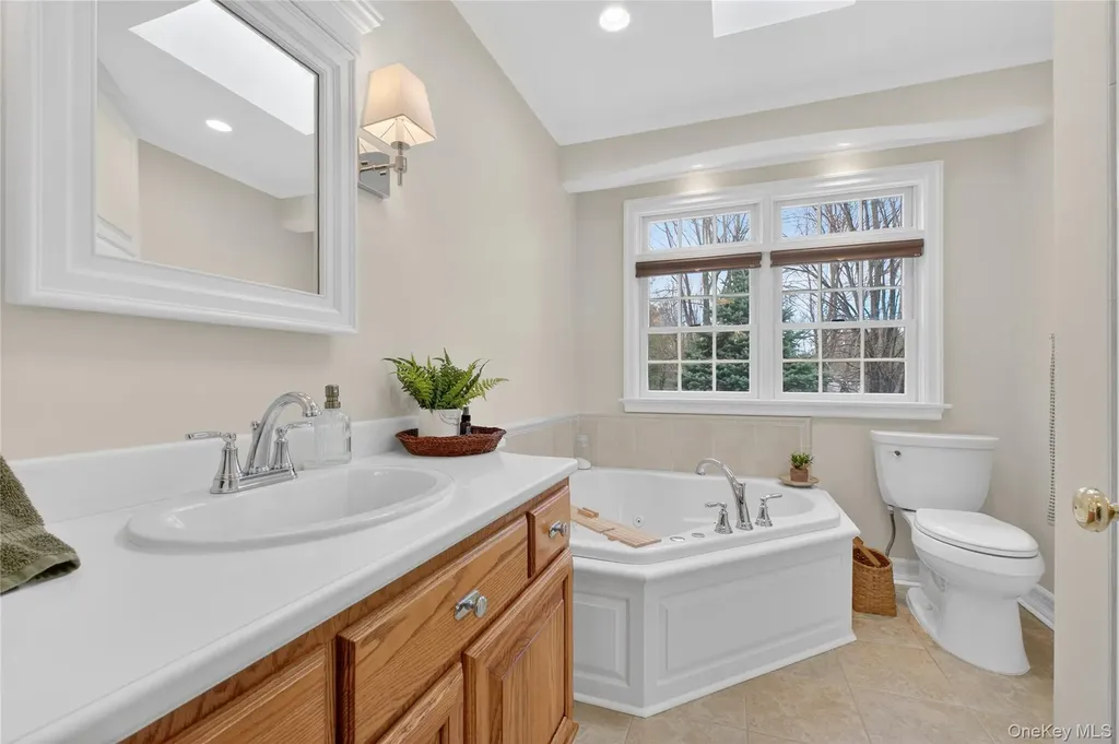 58 Dutchess Hill Road Poughkeepsie NY 12601