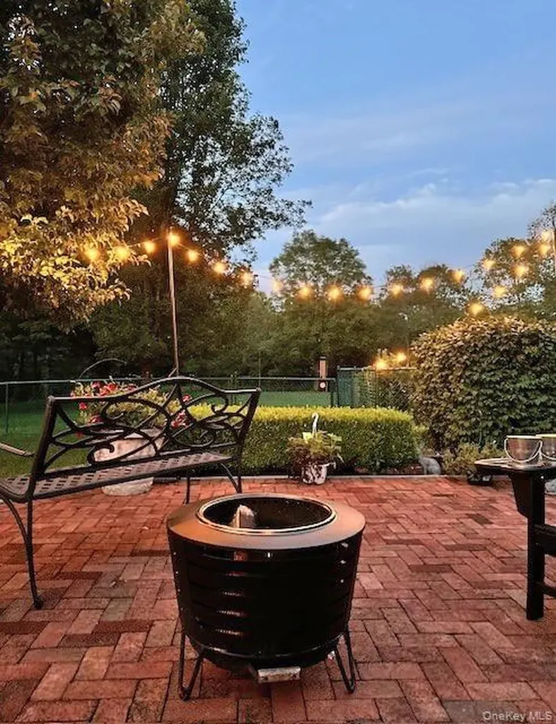 58 Dutchess Hill Road Poughkeepsie NY 12601