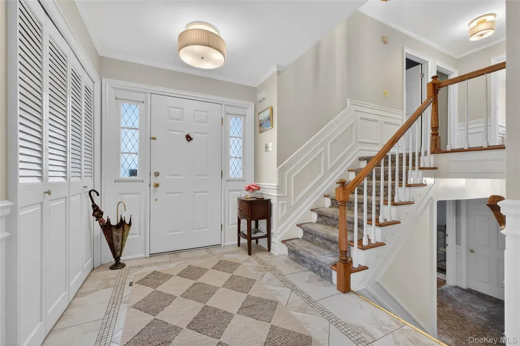 58 Dutchess Hill Road Poughkeepsie NY 12601