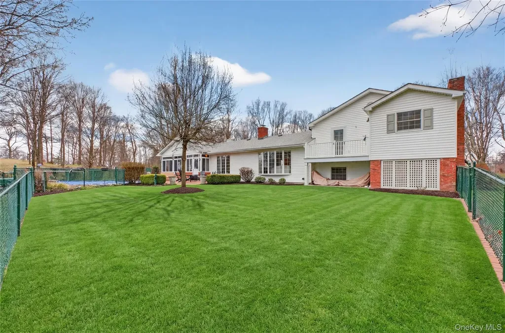 58 Dutchess Hill Road Poughkeepsie NY 12601