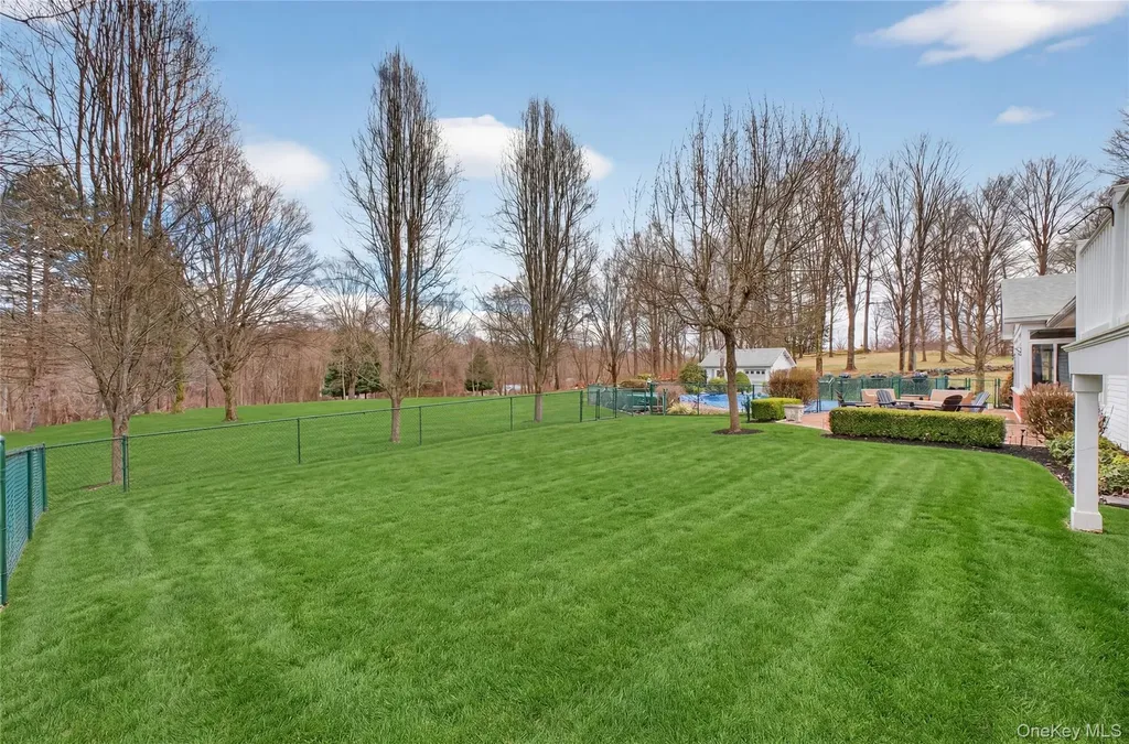 58 Dutchess Hill Road Poughkeepsie NY 12601