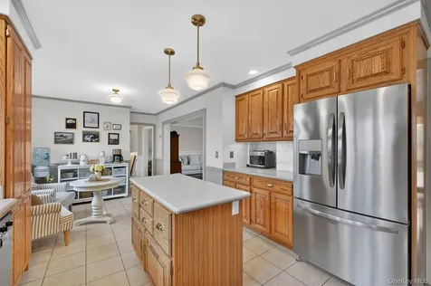 58 Dutchess Hill Road Poughkeepsie NY 12601