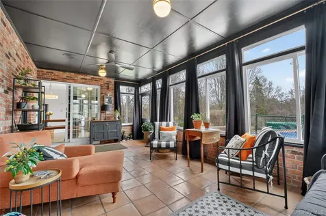 58 Dutchess Hill Road Poughkeepsie NY 12601
