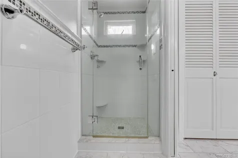 58 Dutchess Hill Road Poughkeepsie NY 12601