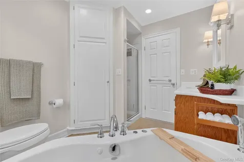 58 Dutchess Hill Road Poughkeepsie NY 12601