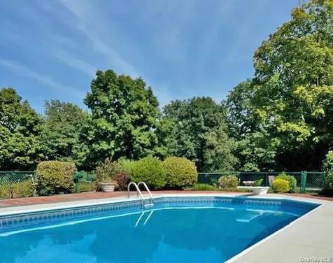 58 Dutchess Hill Road Poughkeepsie NY 12601