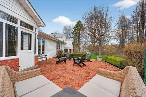58 Dutchess Hill Road Poughkeepsie NY 12601