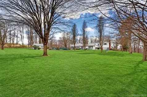 58 Dutchess Hill Road Poughkeepsie NY 12601