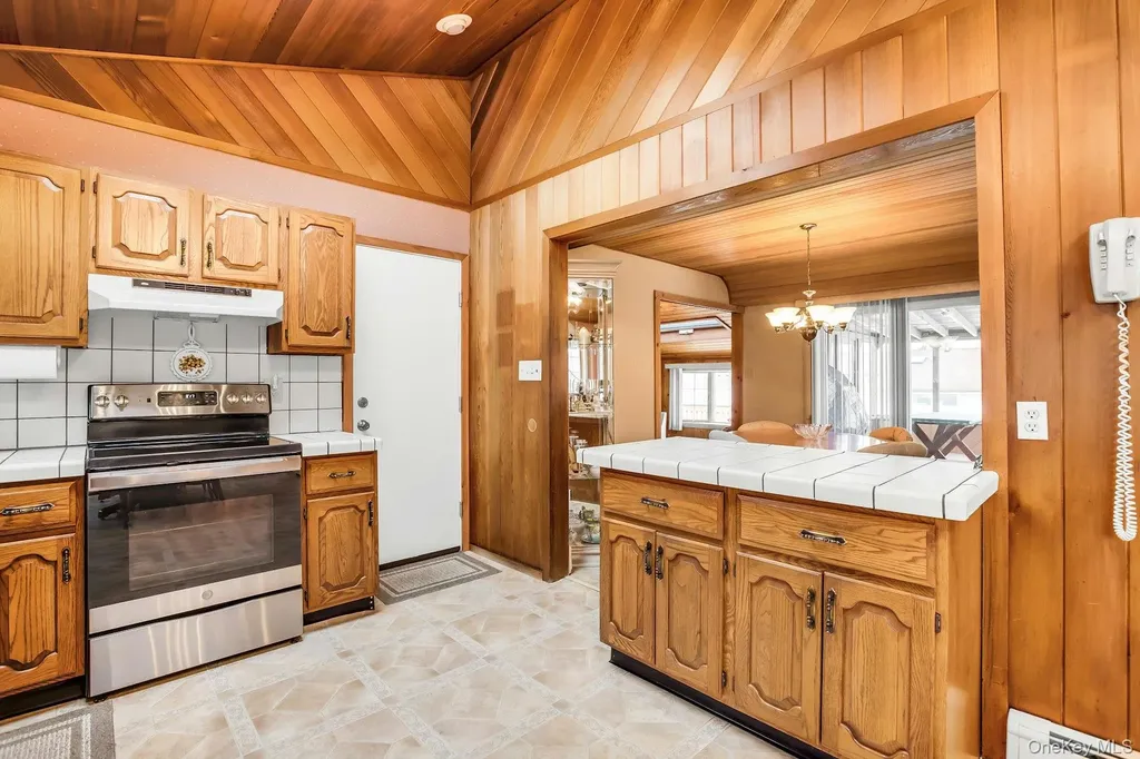 893 Connetquot Avenue Islip Terrace NY 11752
