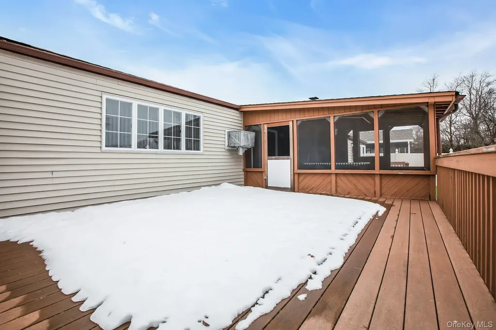 893 Connetquot Avenue Islip Terrace NY 11752