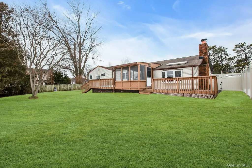 893 Connetquot Avenue Islip Terrace NY 11752